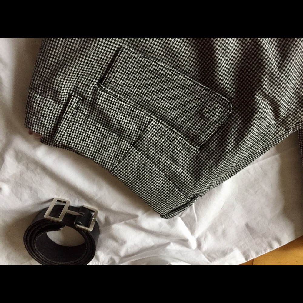 The Limited Houndstooth cuffed pants. Size 6. - Picture 6 of 6
